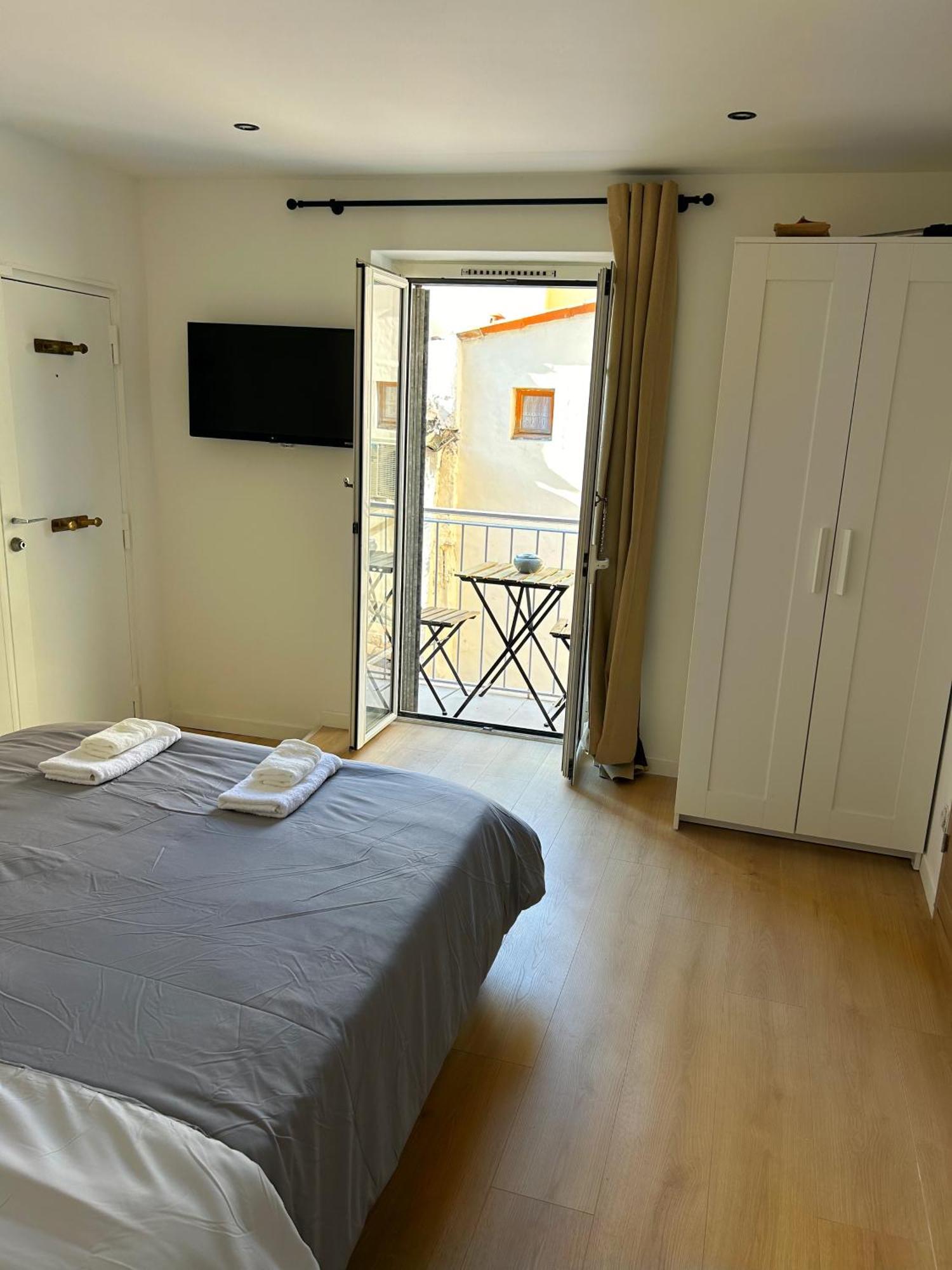 Charmant 3 Pieces Renove Au Coeur Du Vieil Антиб Экстерьер фото
